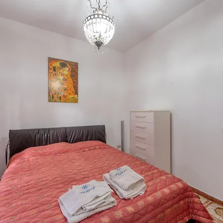 Aurora Apartment